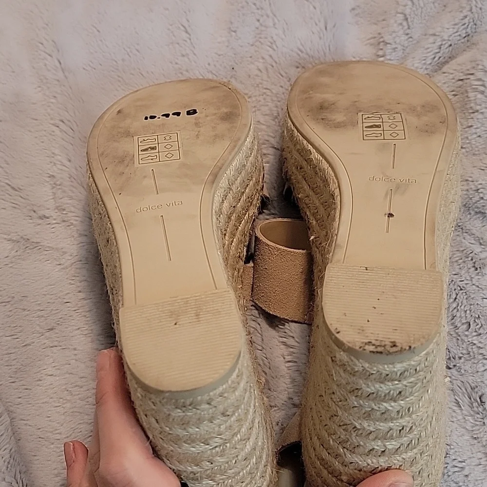 LIKE NEW! Dolce Vita Blush Suede Wedges - Picture 5 of 5